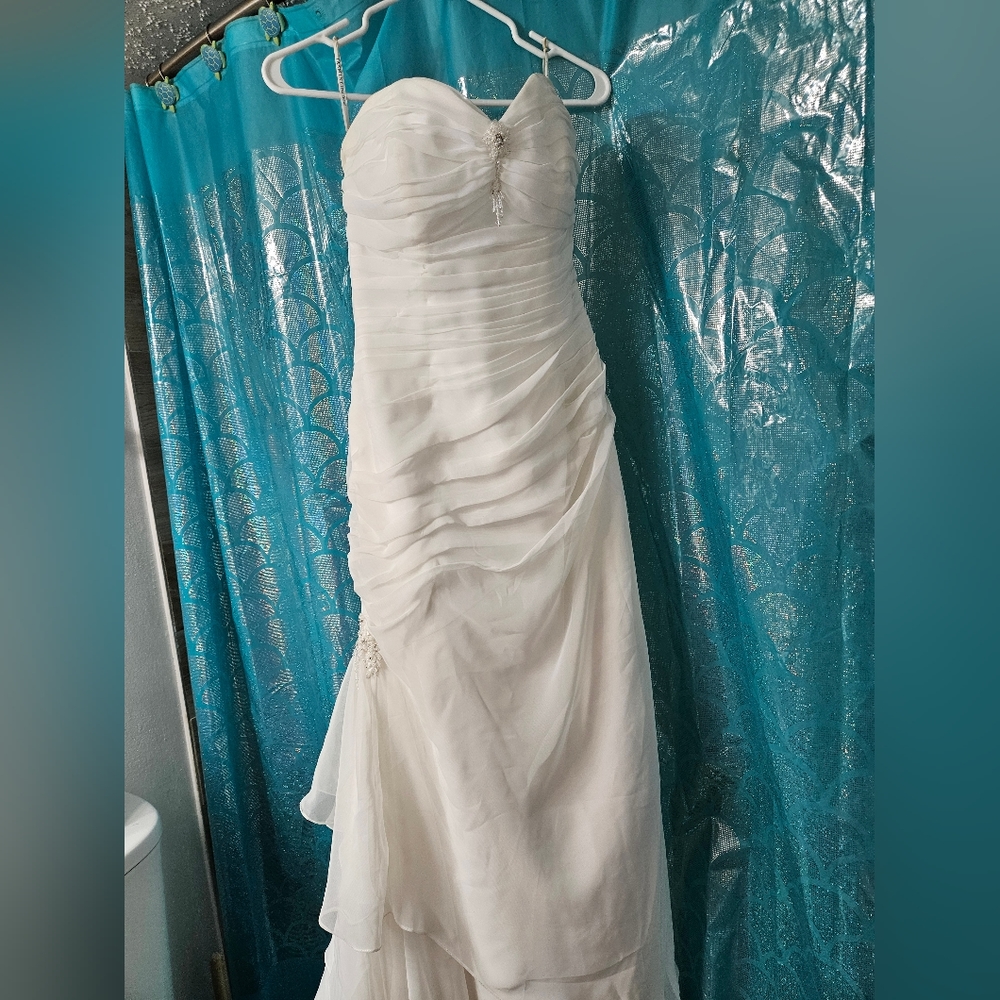 Jasmine Haute Couture wedding dress, size 6